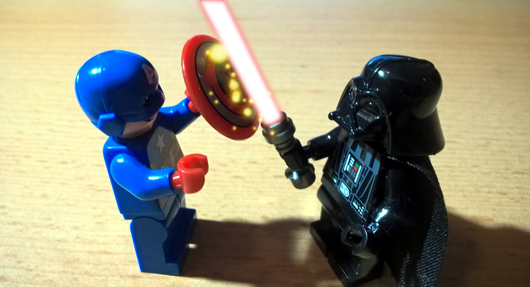 Darth Vader vs Capitain America